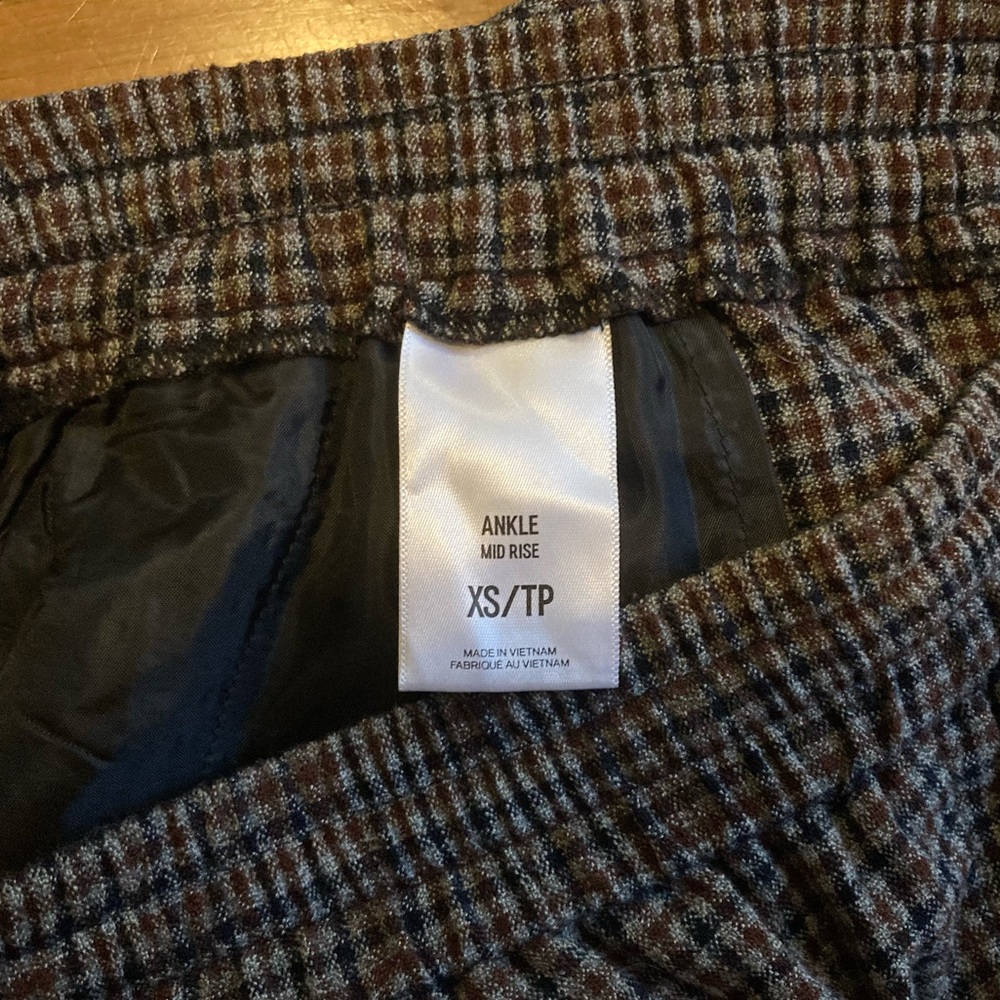 Express Houndstooth Ankle Drawstring Pants - Picture 9 of 9